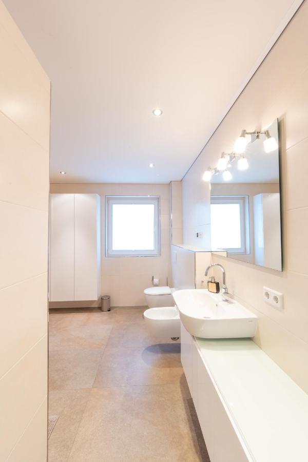 -Zentrale Wohnung-Balkon-Desingerkueche- Билефелд Екстериор снимка